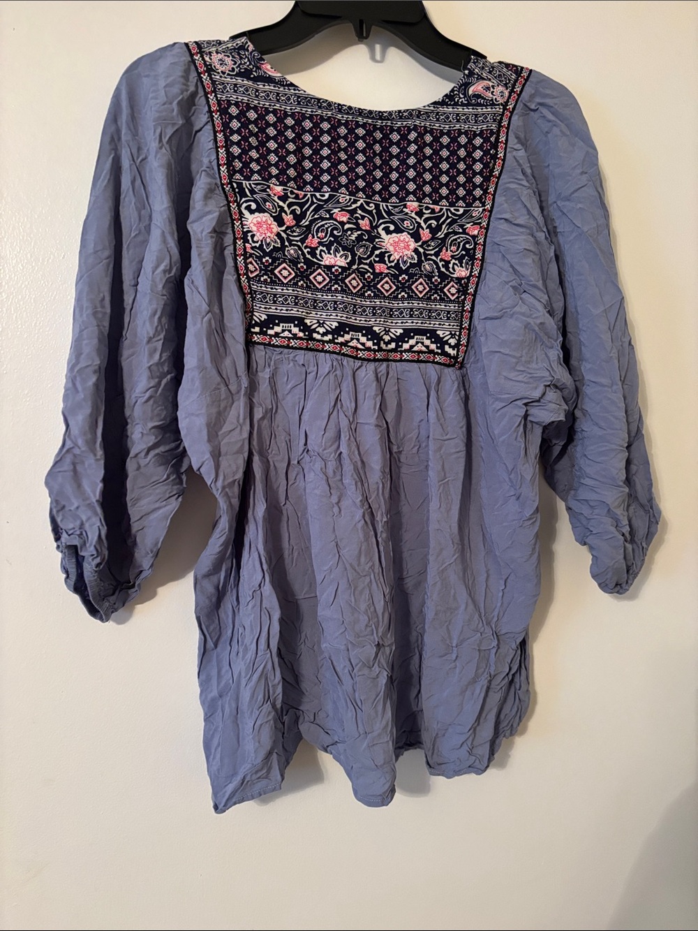 entro Lavender Blue V-Neck Hi-Low Top - Picture 5 of 5